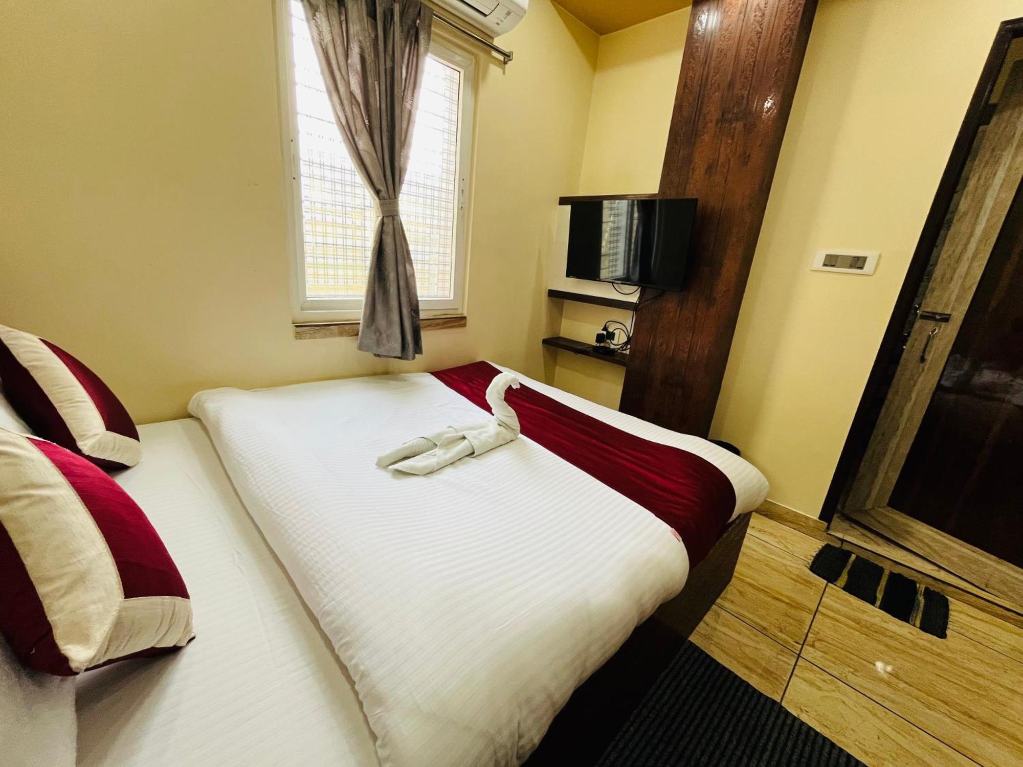 Hotel Kanan Inn Calcutta Buitenkant foto