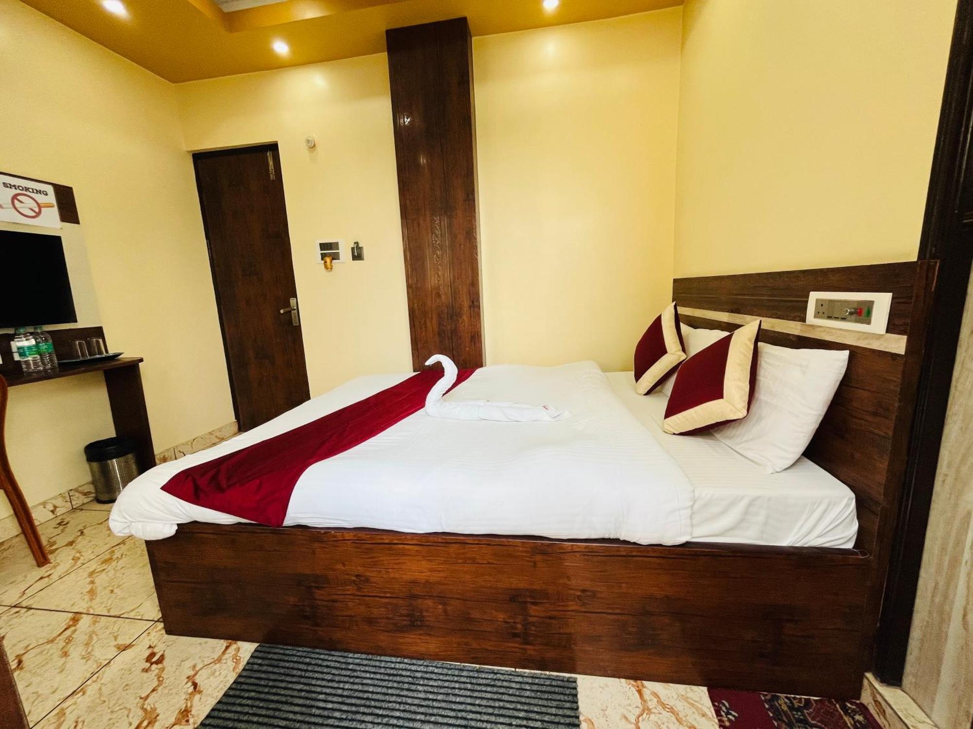 Hotel Kanan Inn Calcutta Buitenkant foto