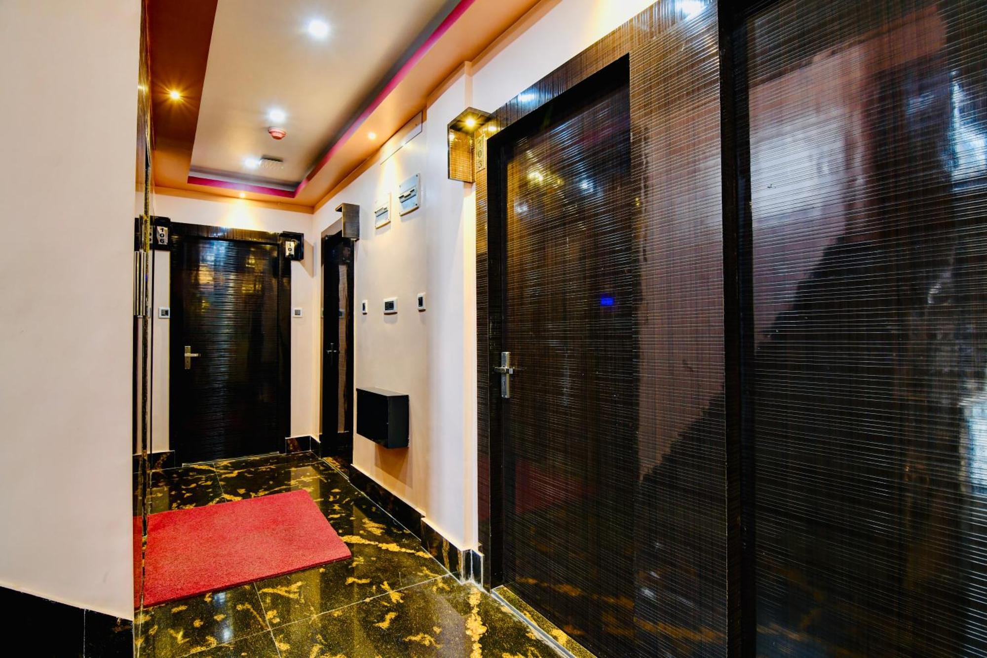 Hotel Kanan Inn Calcutta Buitenkant foto