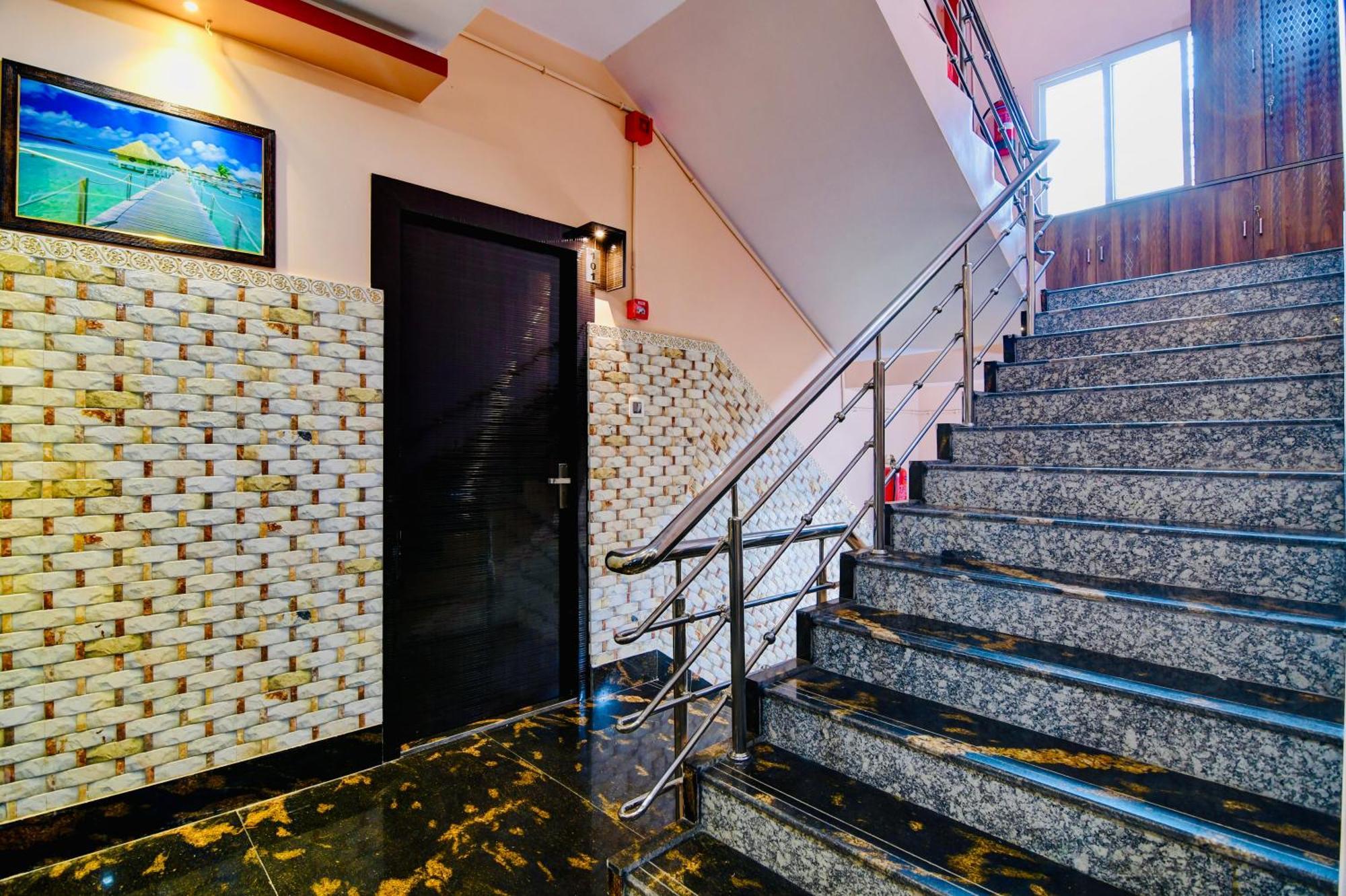 Hotel Kanan Inn Calcutta Buitenkant foto