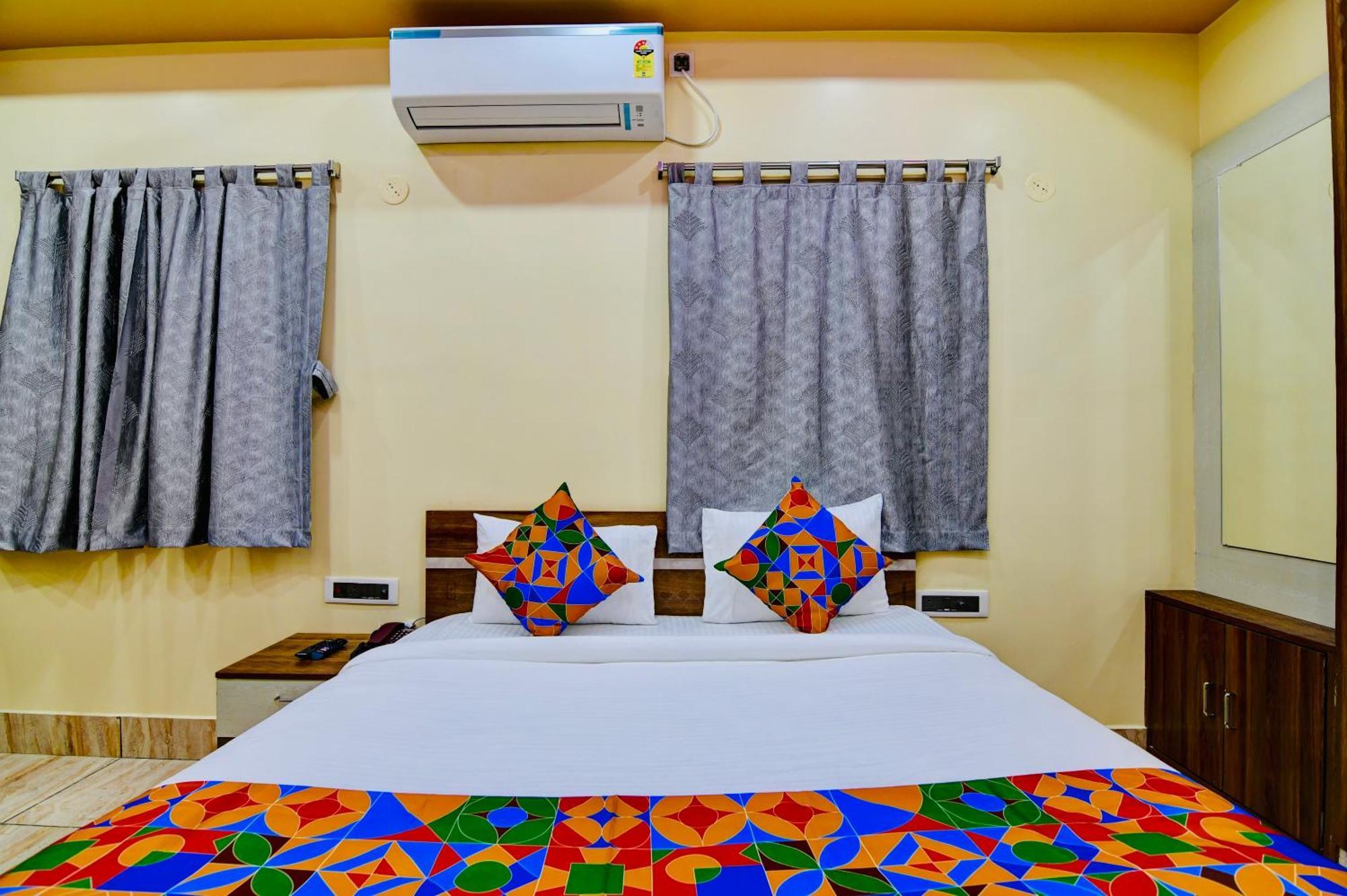Hotel Kanan Inn Calcutta Buitenkant foto