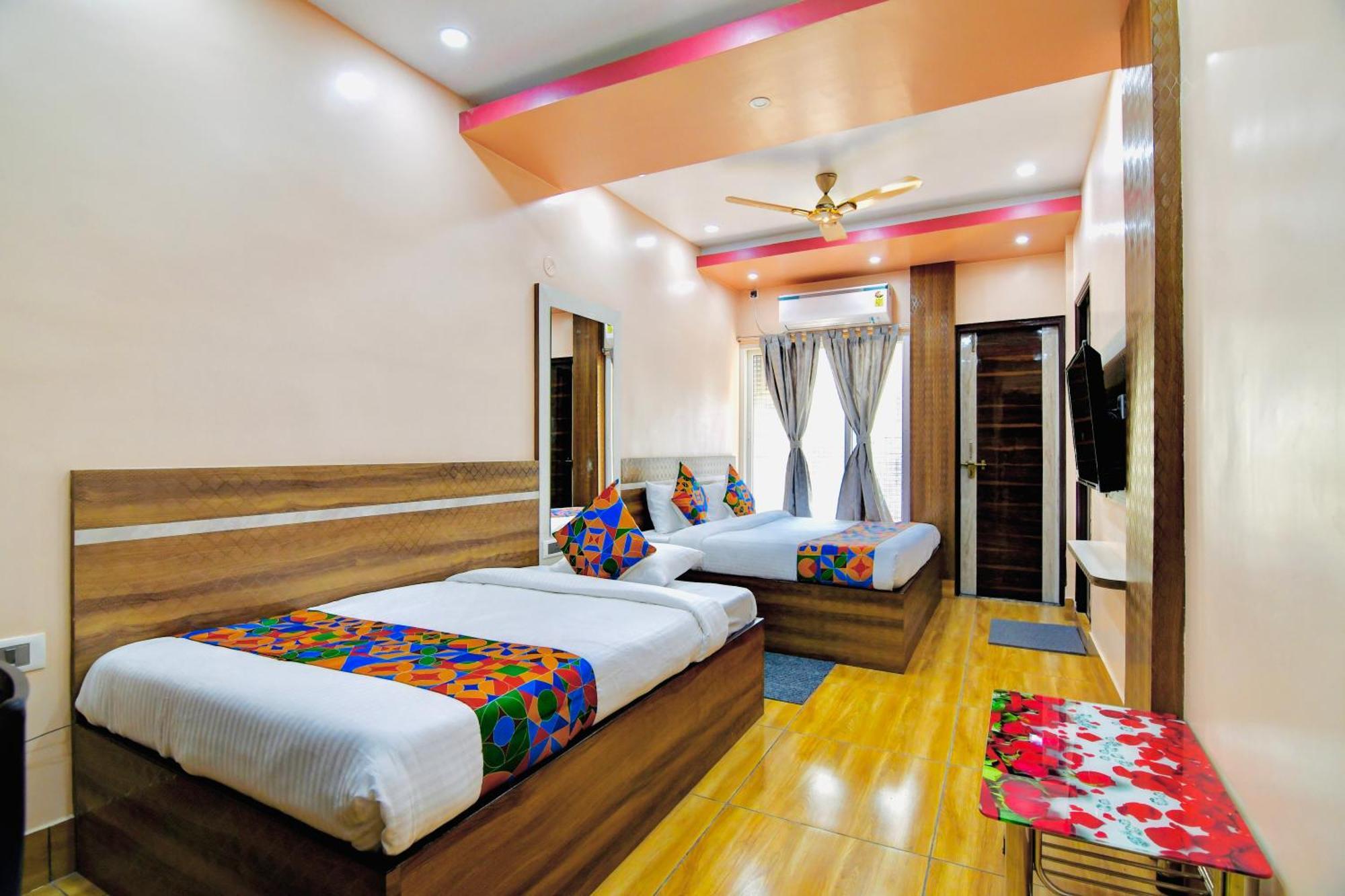 Hotel Kanan Inn Calcutta Buitenkant foto