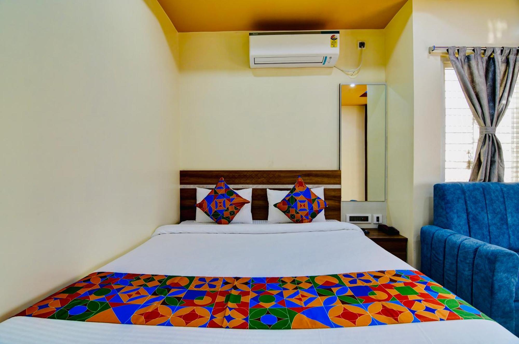 Hotel Kanan Inn Calcutta Buitenkant foto