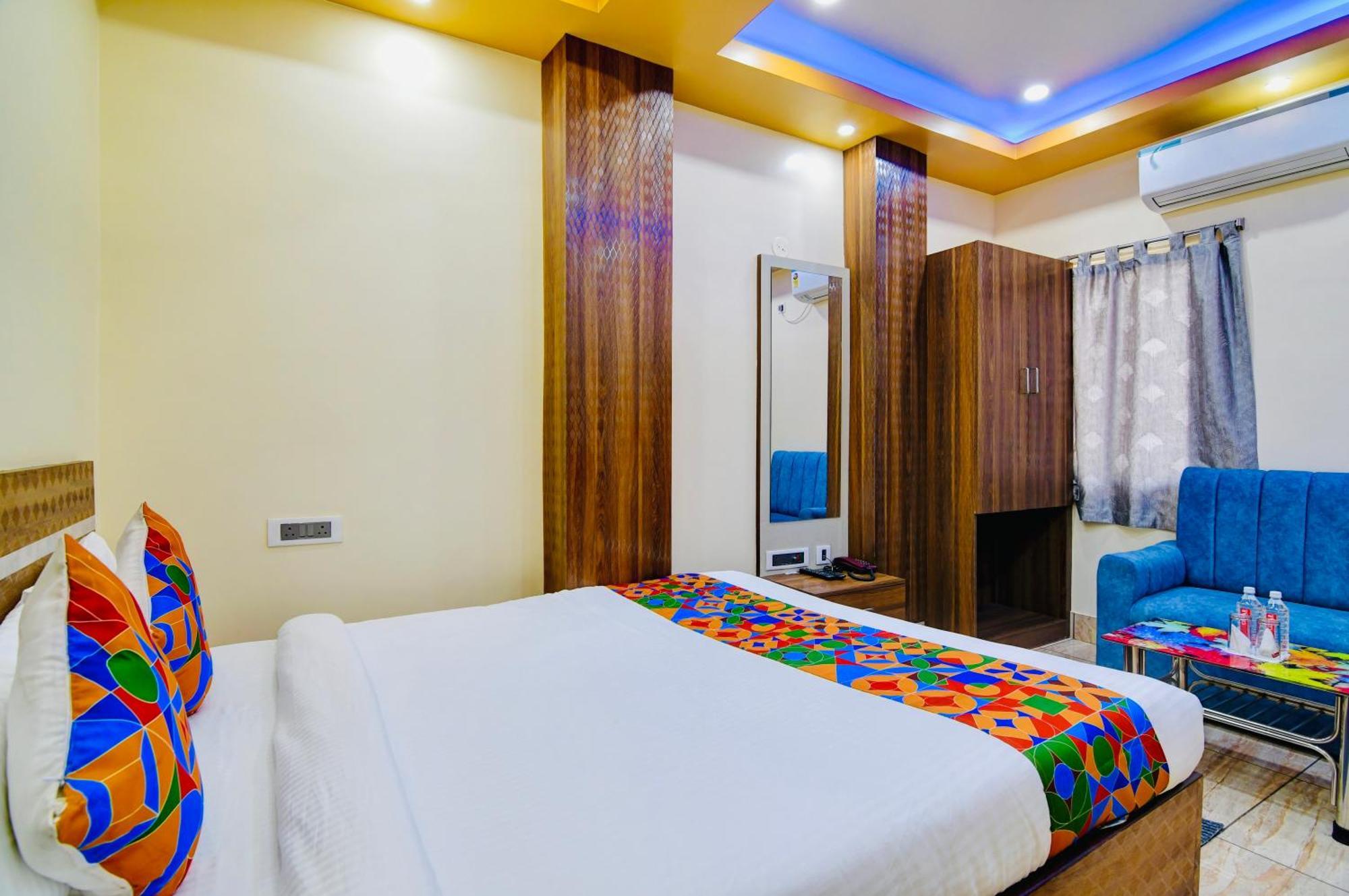 Hotel Kanan Inn Calcutta Buitenkant foto
