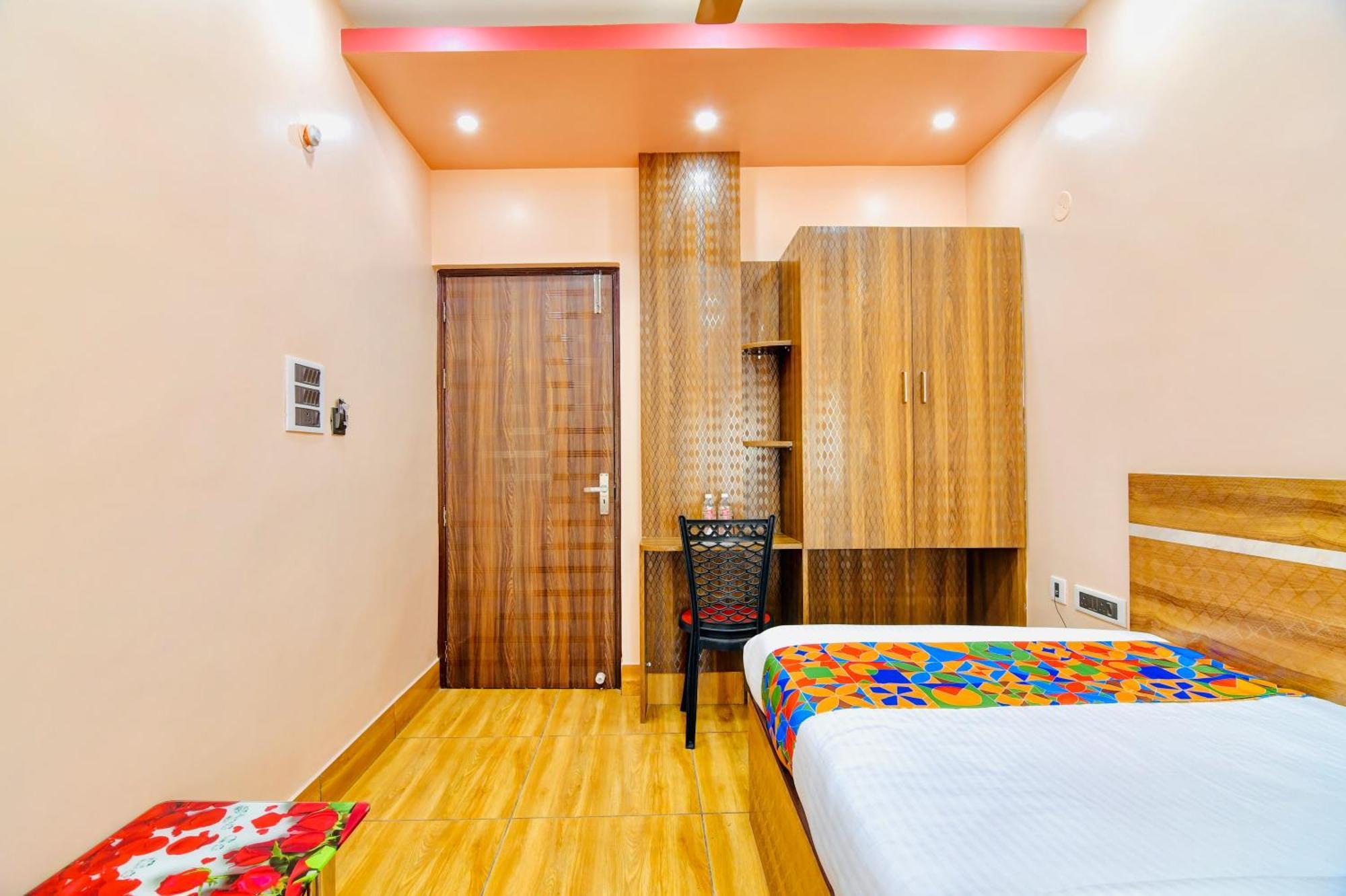 Hotel Kanan Inn Calcutta Buitenkant foto