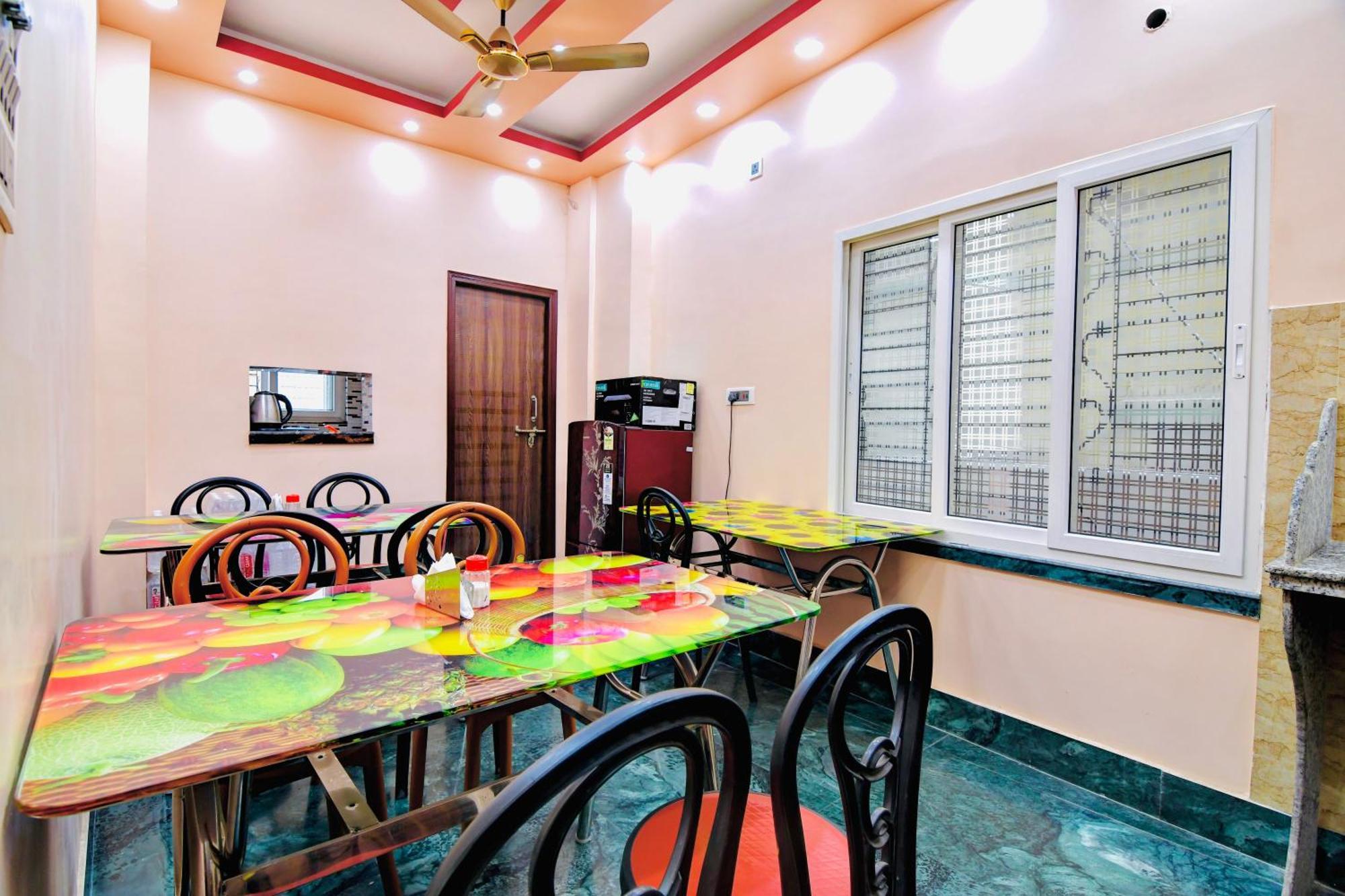 Hotel Kanan Inn Calcutta Buitenkant foto